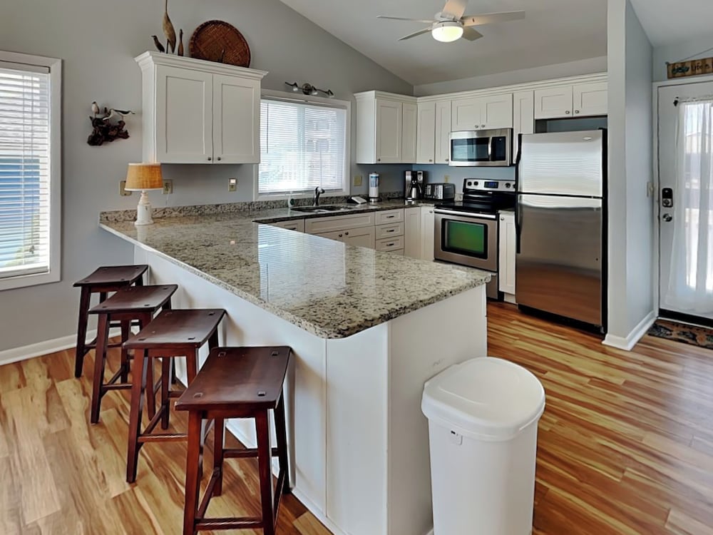 Hicks by Topsail Realty