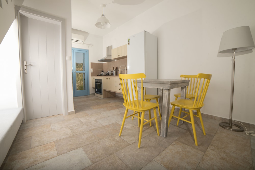 Almyra Guesthouses