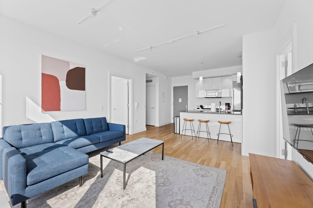 Forte Select by Rove Travel 2BR Midtown West Apt
