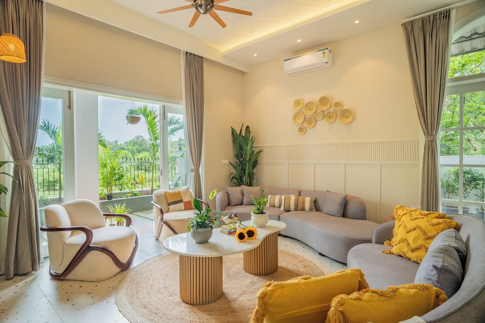 Esh Cottages Birch | Hillside 4-BHK Hideaway With Lush Garden, Common Pool, & Gaming Zone