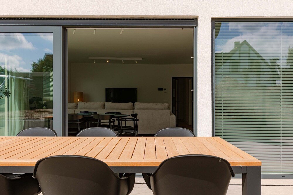 Huswell - Family Villa With Terrace and Parking