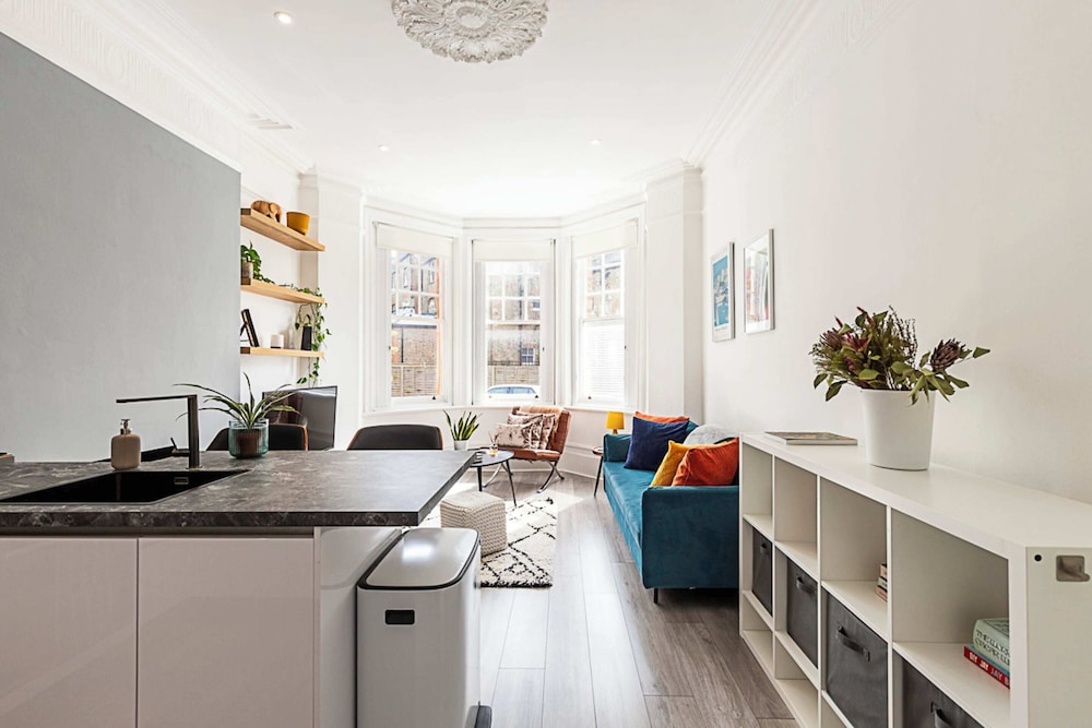 Stylish Hideaway Flat at Milton Park Highgate