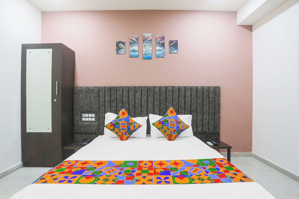 Fabhotel River View