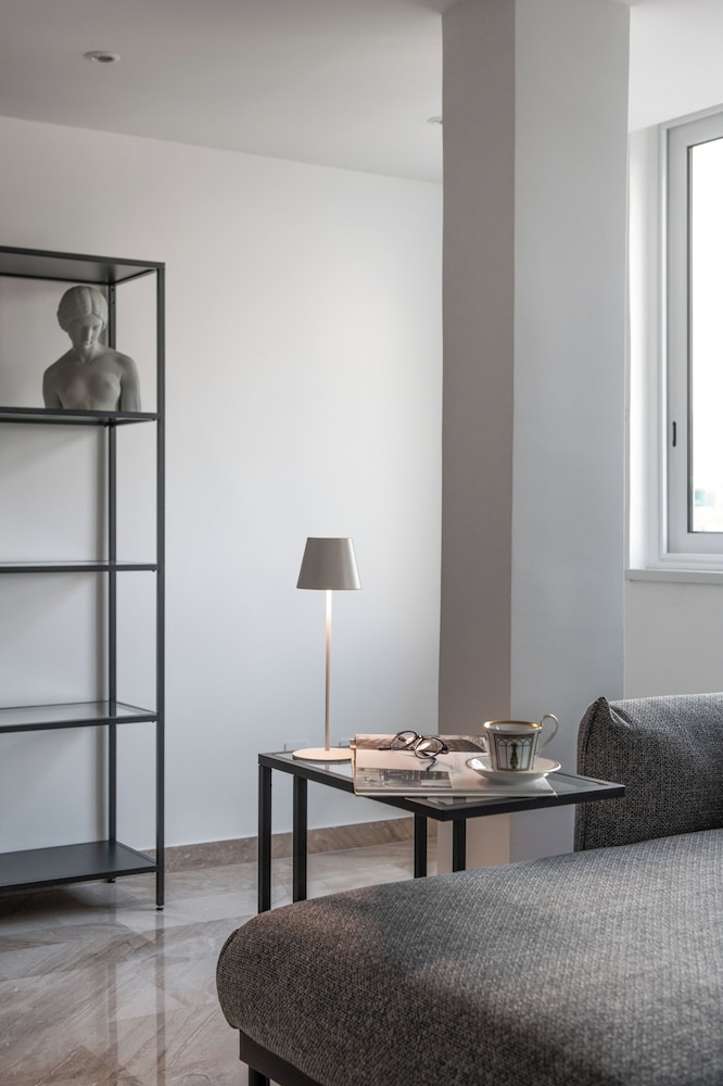 Ruggero City View apartment by Wonderful Italy