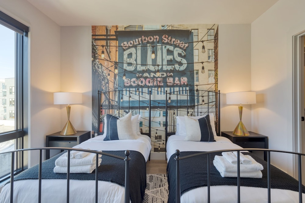 Honkey-tonk by Avantstay New Modern 2bdr in Walkable Midtown w Gym Pool