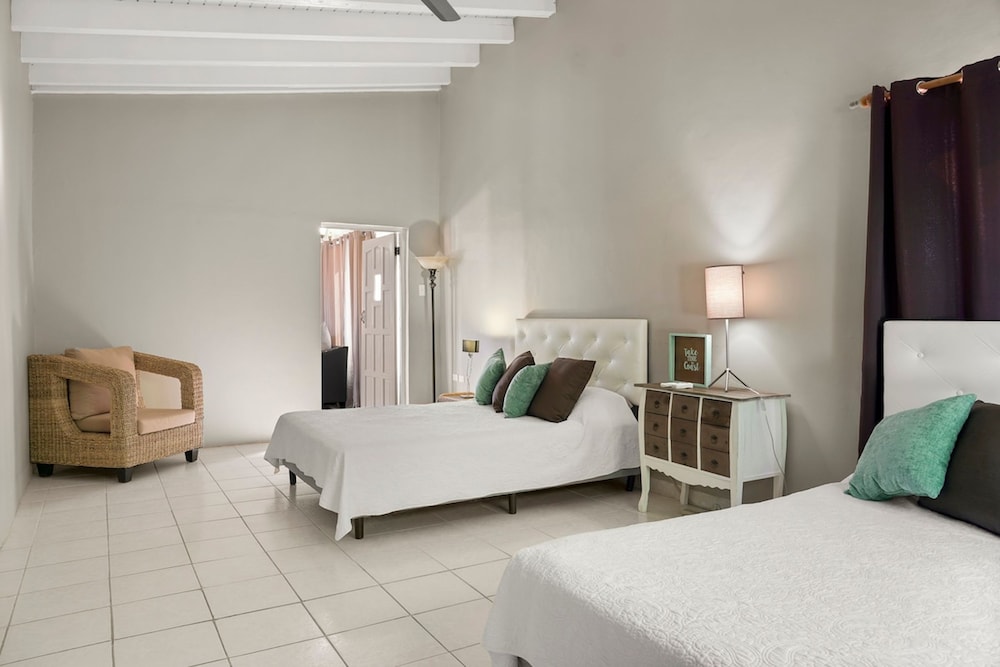 Large Villa-pool-6 Room-sleeps 14-nearby Marriott