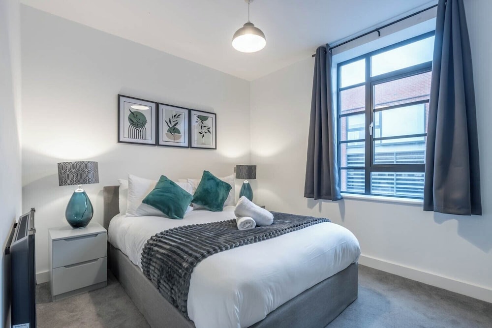 1 Bed Flat - Sleeps 4 - Pets - Parking - Wifi