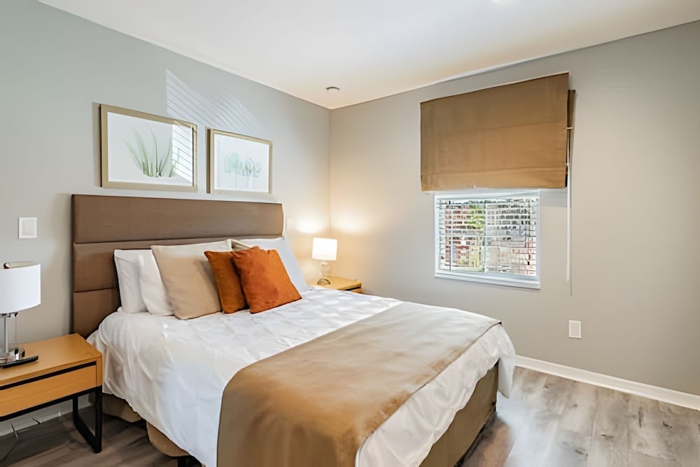 3bd/2.5ba Private Jacuzzi King Bed