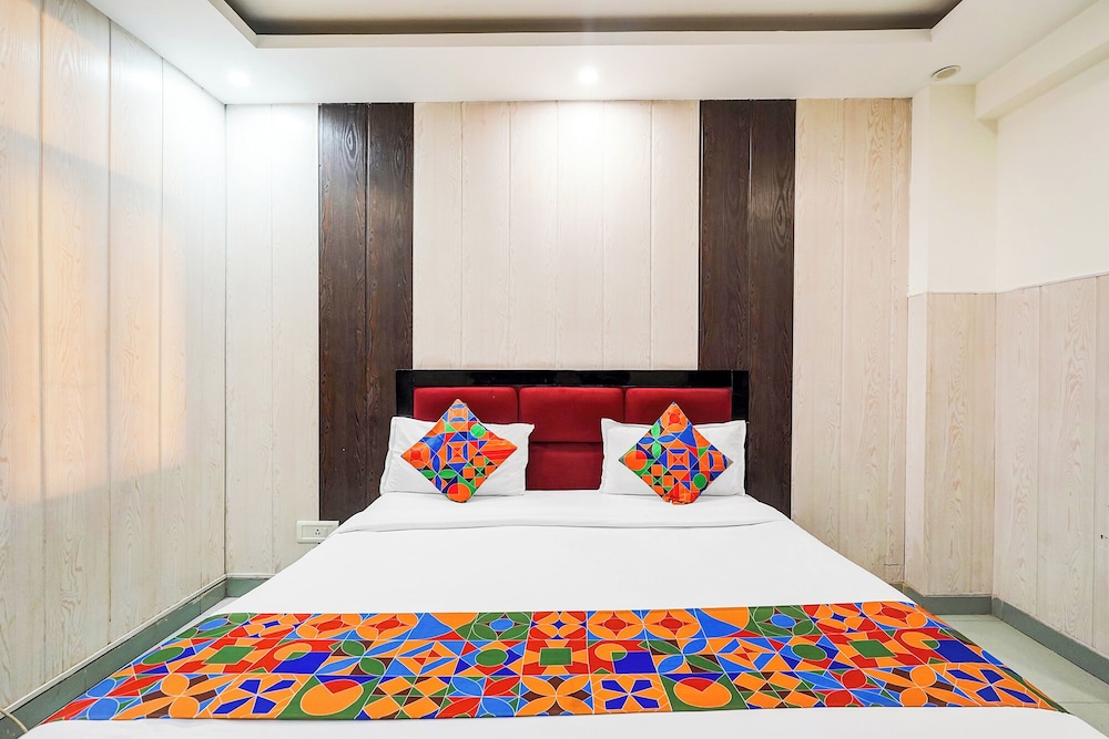 Fabhotel Novis House