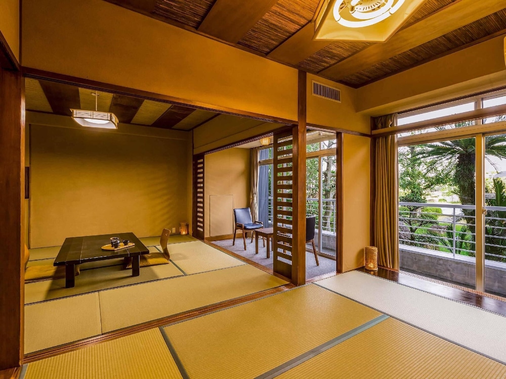 Ooedo Onsen Monogatari Premium Shirahama Saichoraku