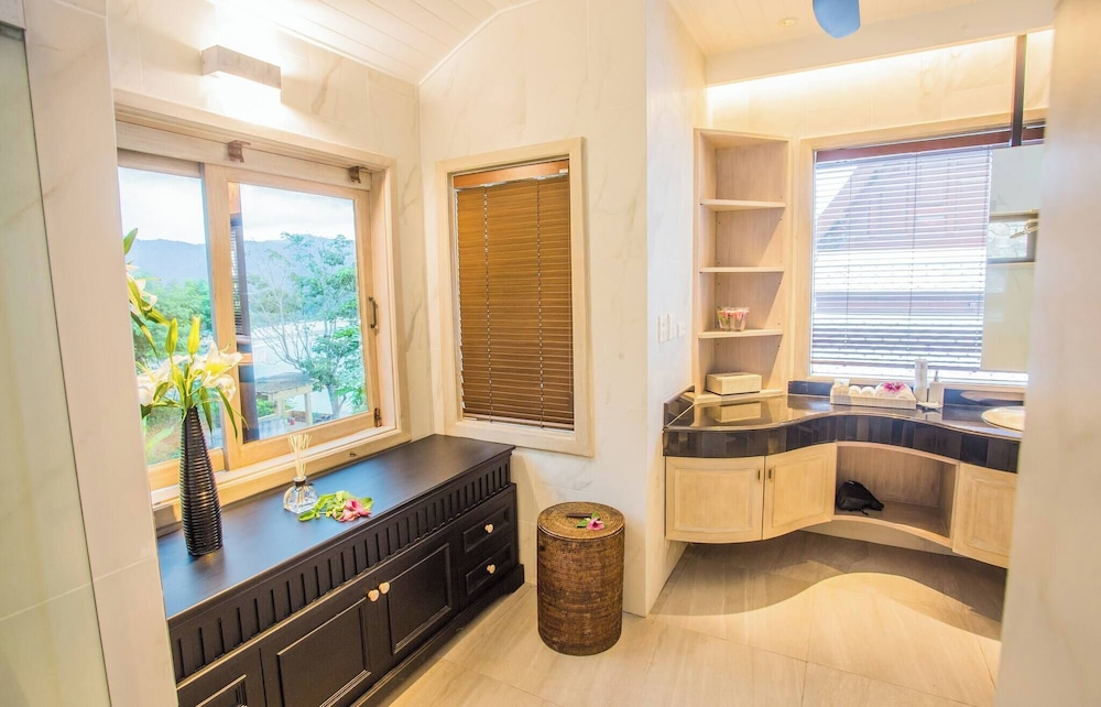 Luxury Seaview 6 Bedrooms With Infinity Pool Villa, Private Gym, Superfast Wifi