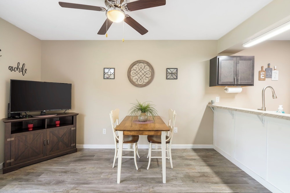 Greenside Retreat - Pointe Royale