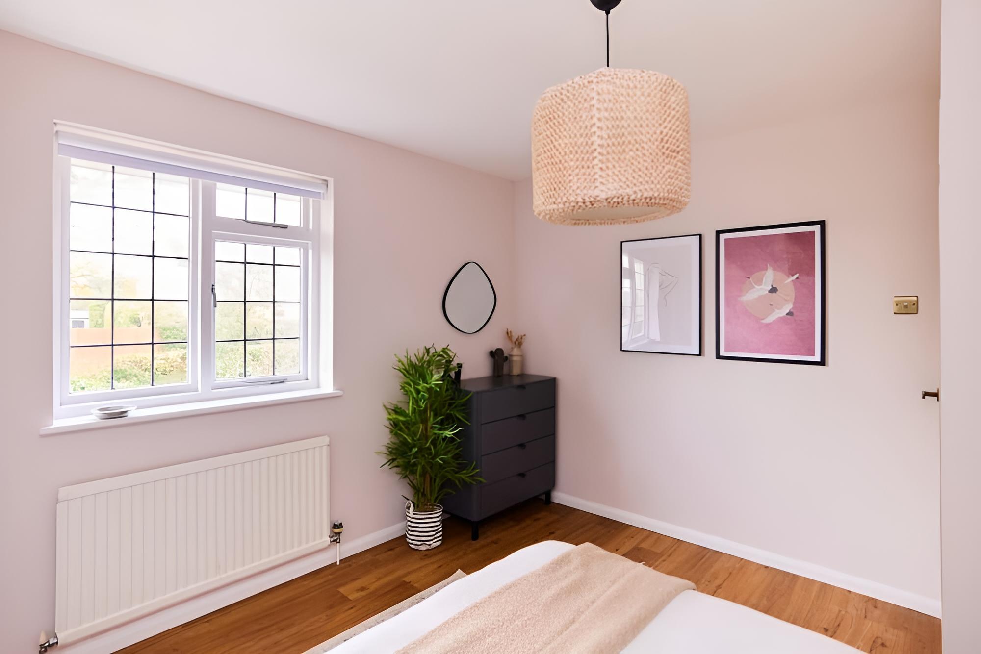 Farnham Vacations - The Farnham Arms - Captivating 4bdr House With Garage - Property Image 3