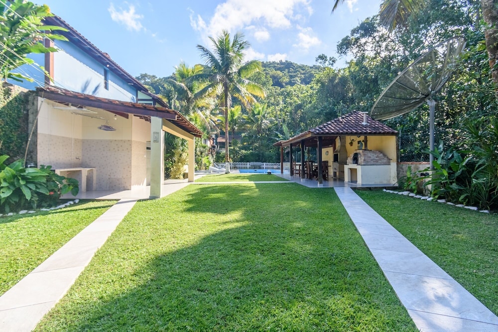 Excelente casa Maresias à 100m da praia
