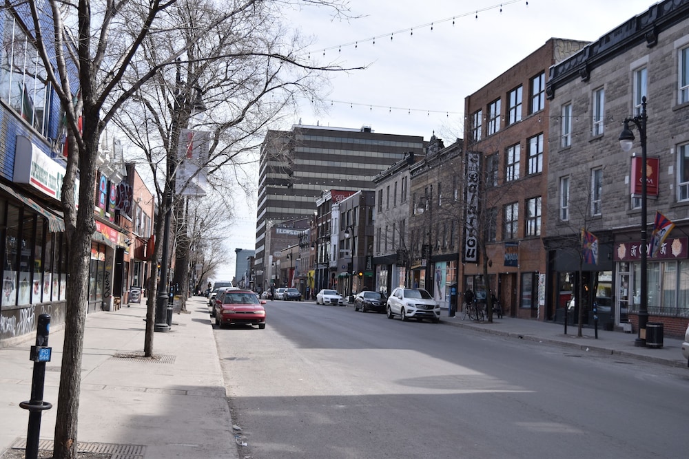 LMVR - LuxApt 3 - 7 bedrooms 2 bathrooms - Image 1