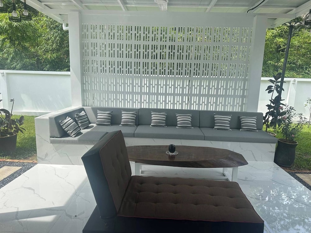 Baan Suan Pool Valley Villa