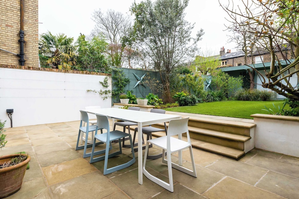 outdoor bbq area