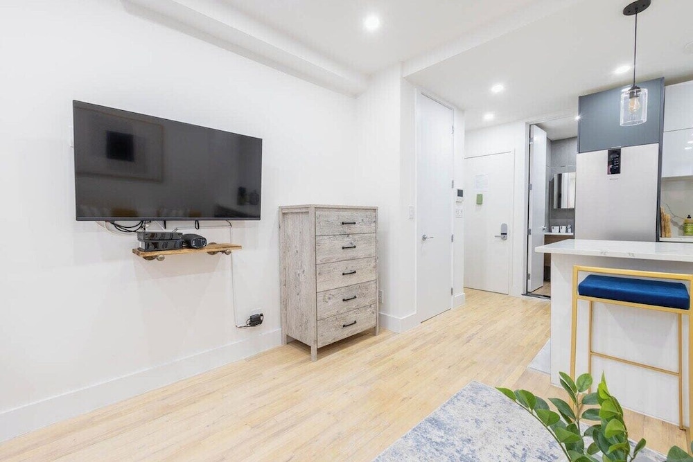 1597 New York Apt