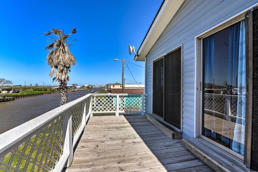 Waterfront Texas Abode w/ Boat Ramp, Pets Welcome view 4