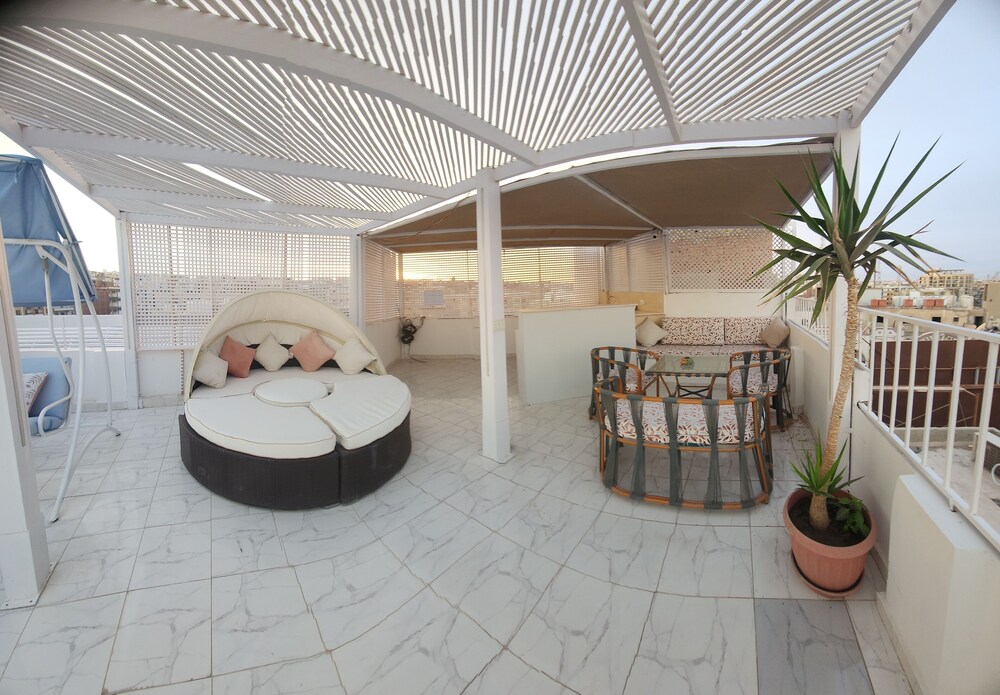 White Roof - Hurghada