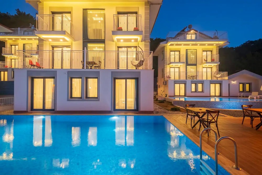 Monastery Suites Hotel - Image 5