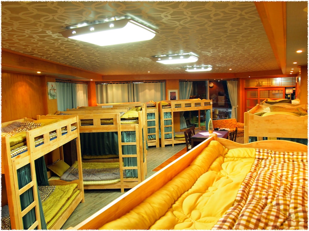 Elmar Guesthouse - Hostel