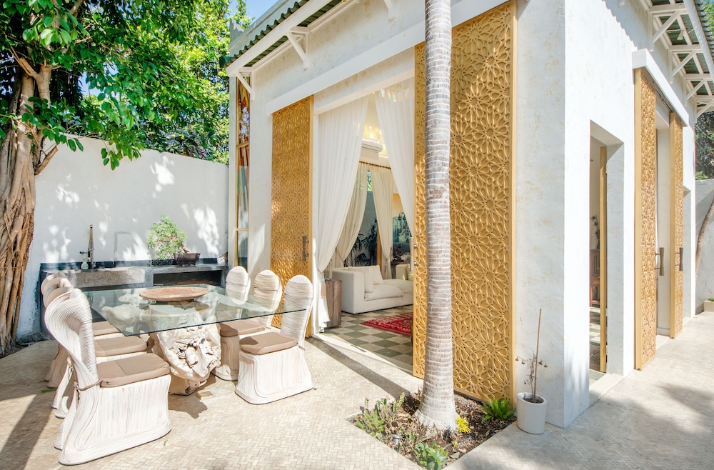 POEM Private Pool Villa view 3