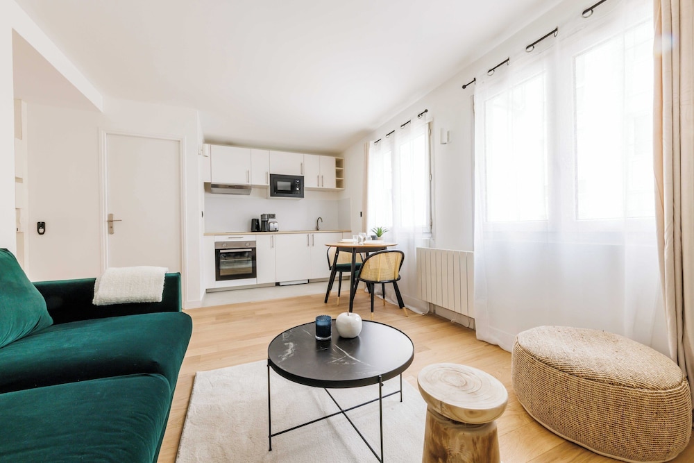 Comfortable Studio for 2 People - Puteaux view 4