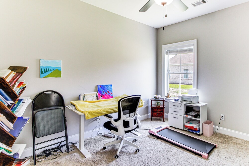 4 Mi to Dtwn: Stylish Home w/ Large Yard in Dothan