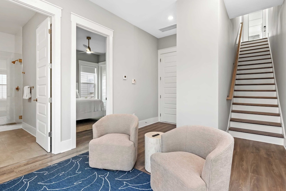 2 Homes in Inlet Beach by Avantstay Sleeps 24, Walk to Beach, Free Golf Cart, Rooftop Decks, Pool Access