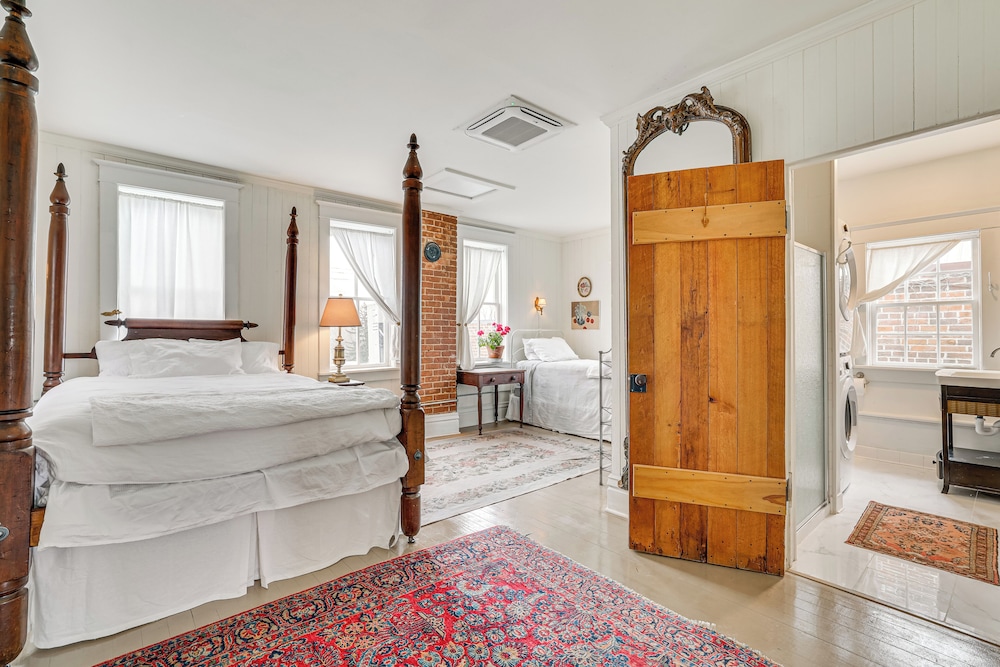 Walkable Main Street Location: Spring Grove Apt