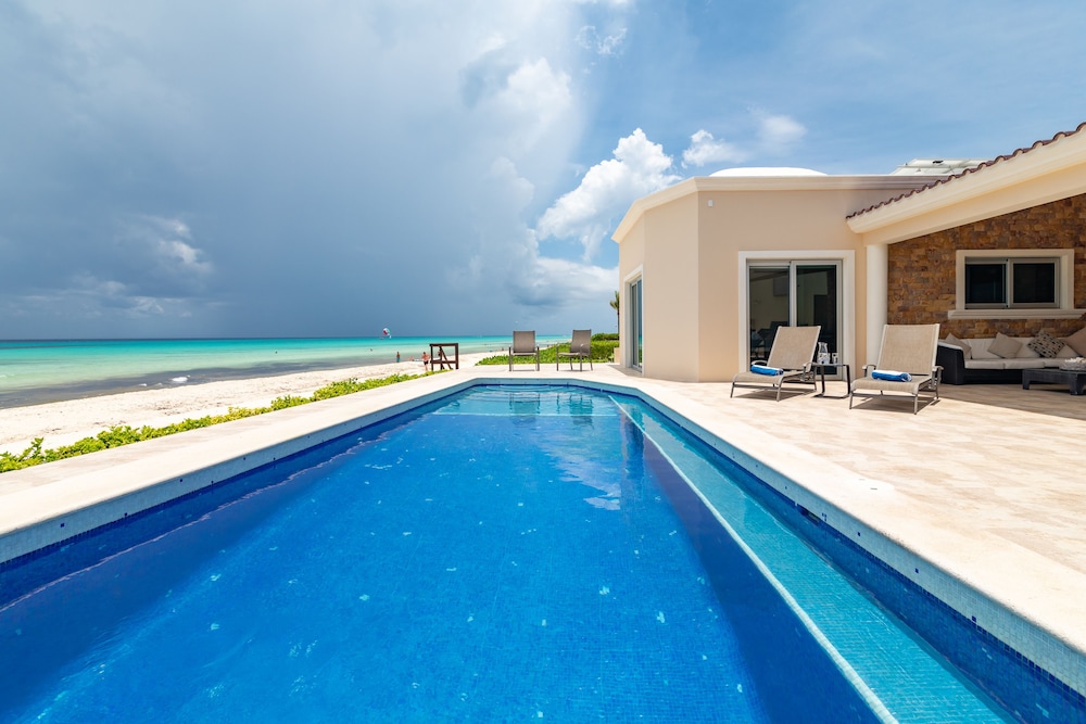 Beachfront Homes by Playa Paradise