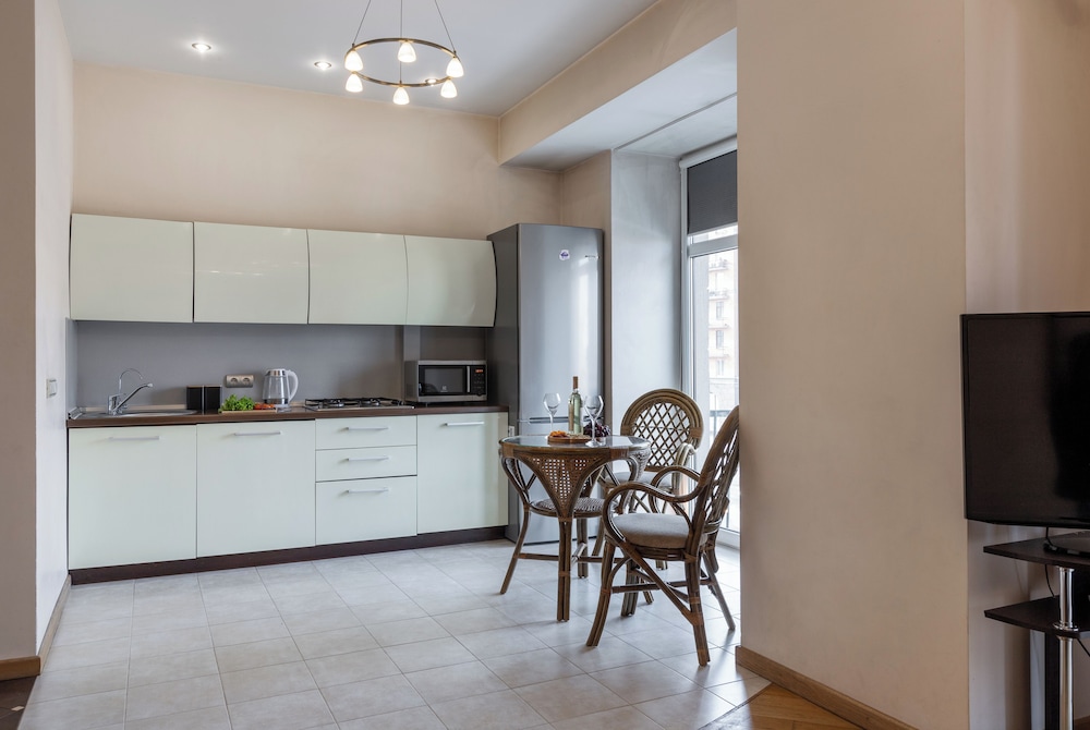 Comfortable Apartments near the metro.