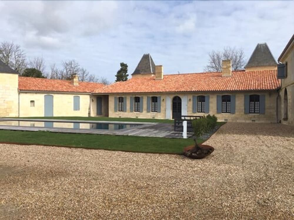 Chateau Beaulieu de Cléo view 3