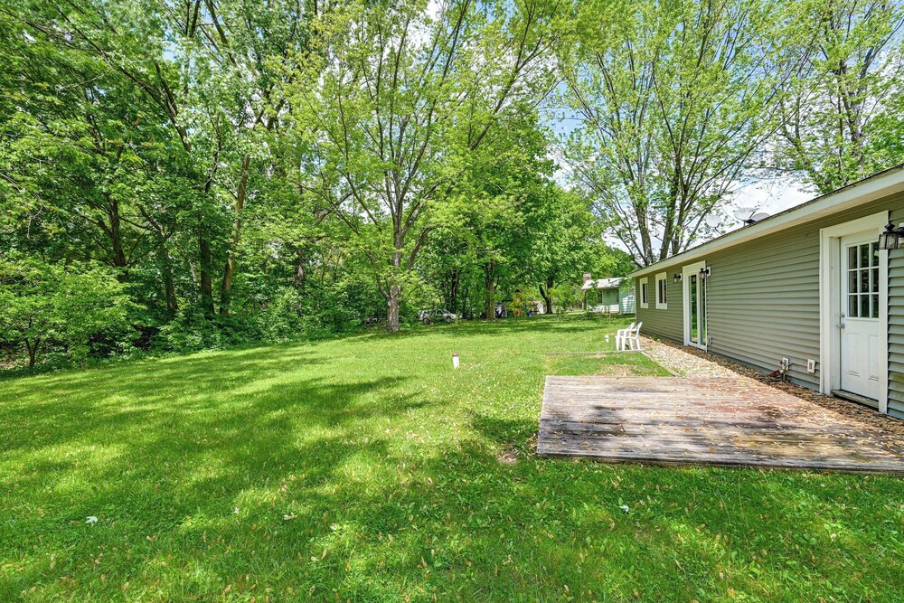 2 Mi to Dtwn: Family Home in Warsaw!