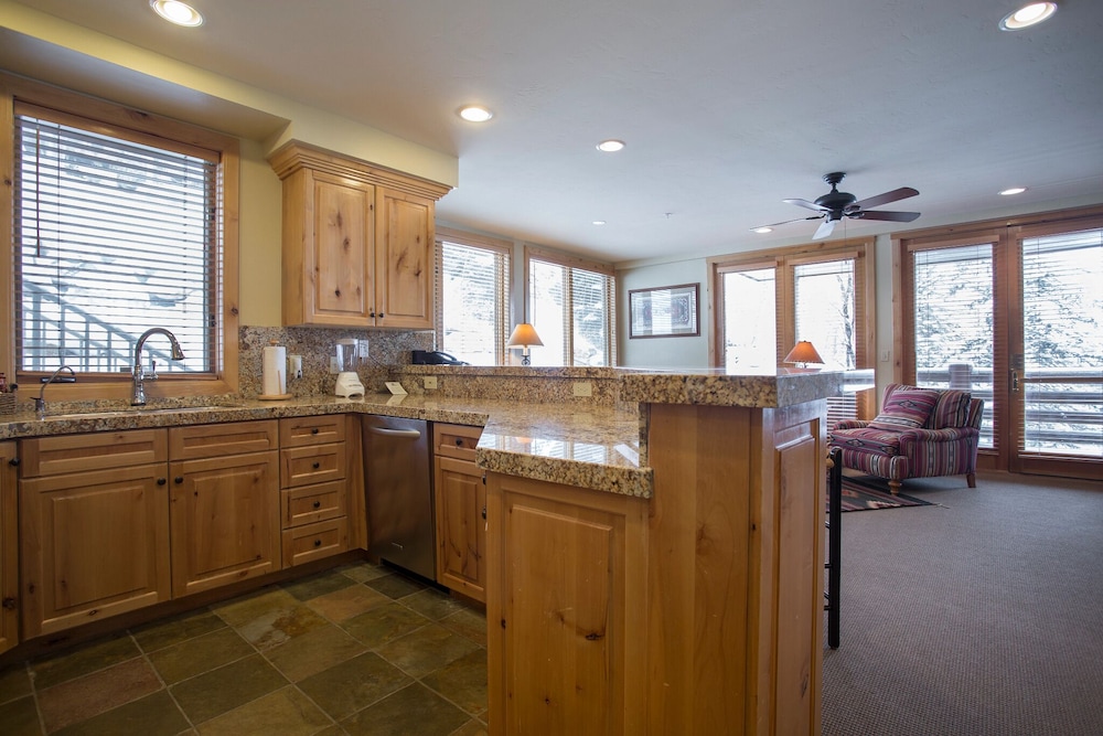 Trail's End Lodge at Deer Valley Resort - One Bedroom Residence with Spa #204 1 Condo