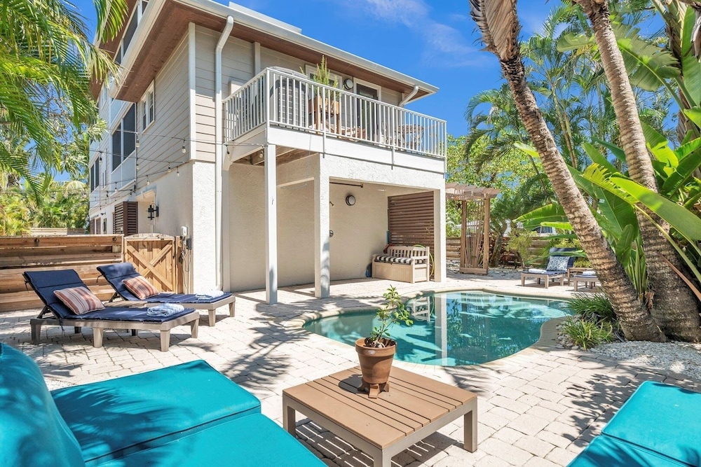Hammock In The Sun 3 Bedroom Home