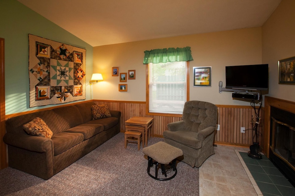 Goshorn Lake Cottages