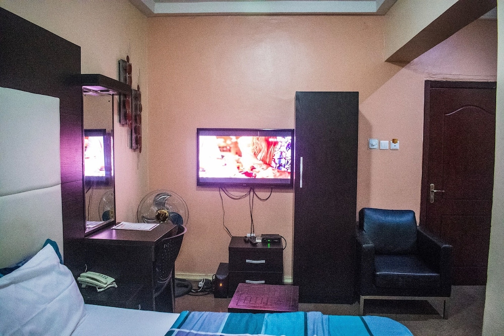 Aeroville Apartments