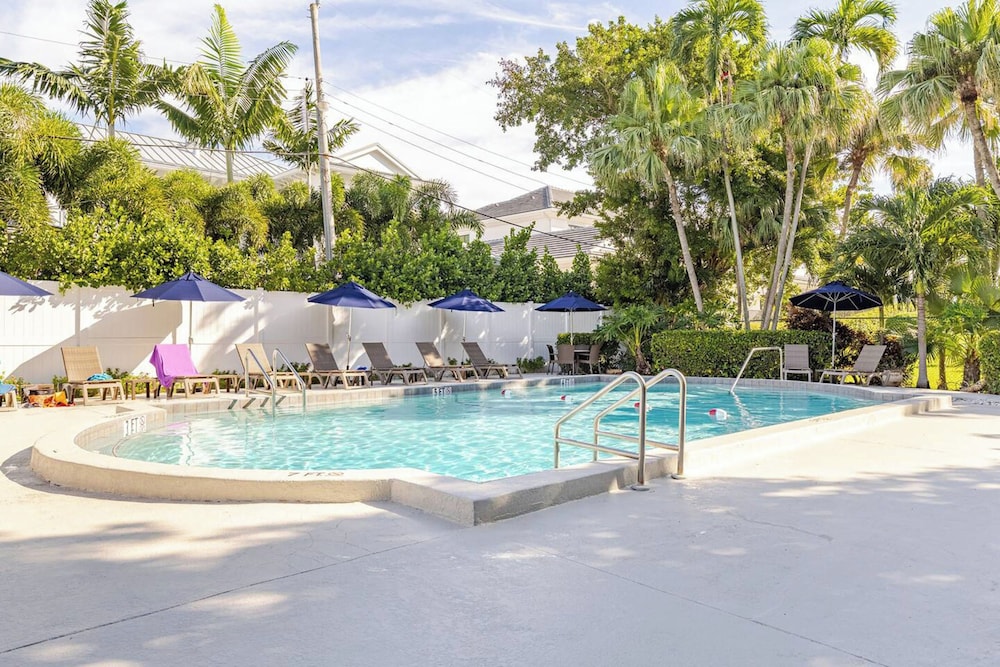 Dover House Resort