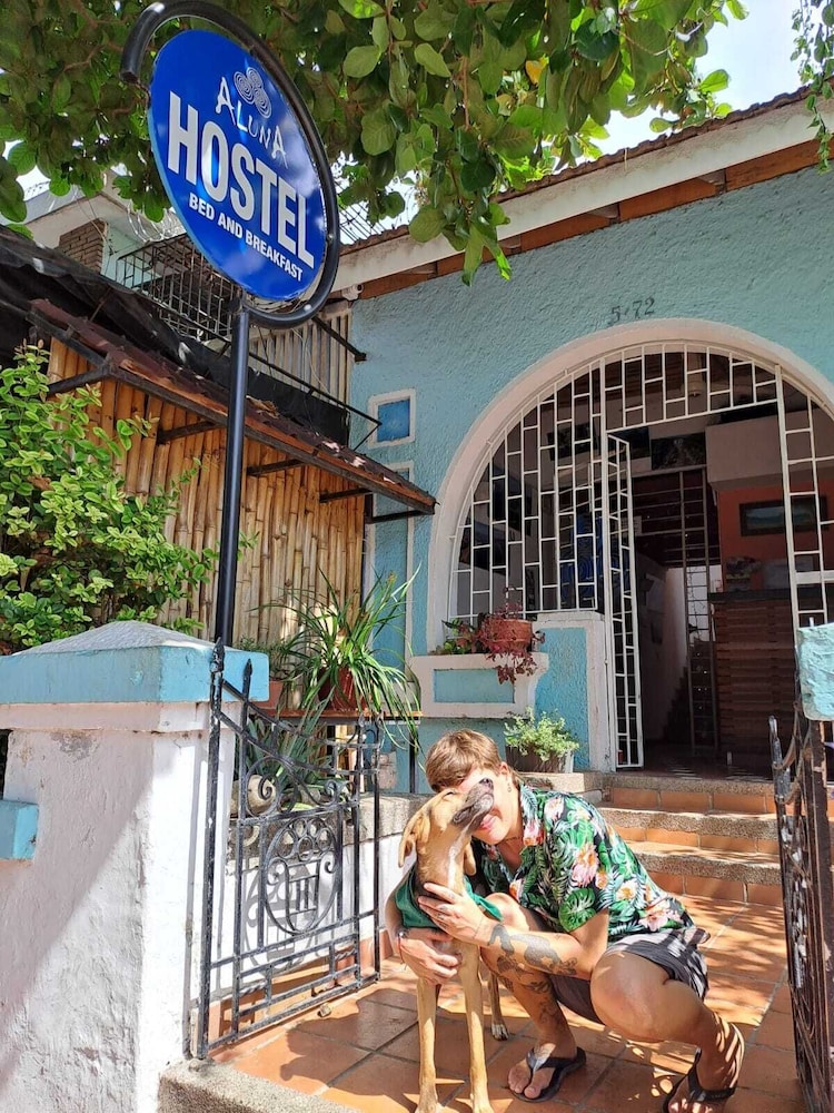 Aluna Hostel B&B
