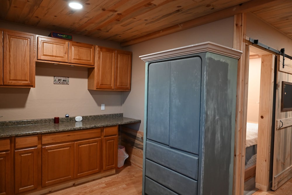 Alaska River Pirates Cabins