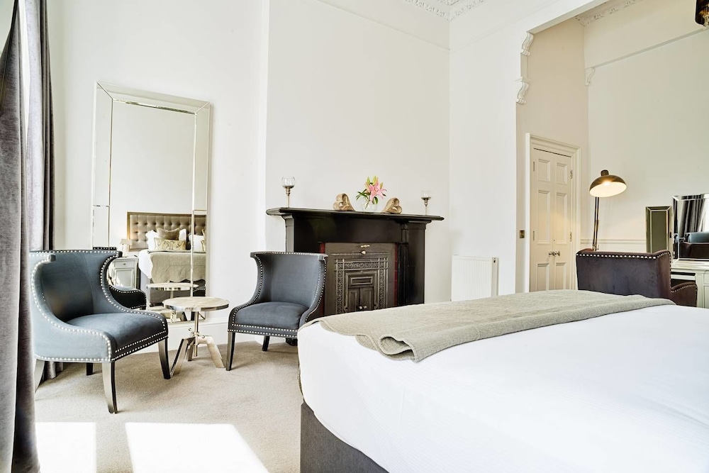 JOIVY Luxury George Street Apartments: Edinburgh Suite view 3