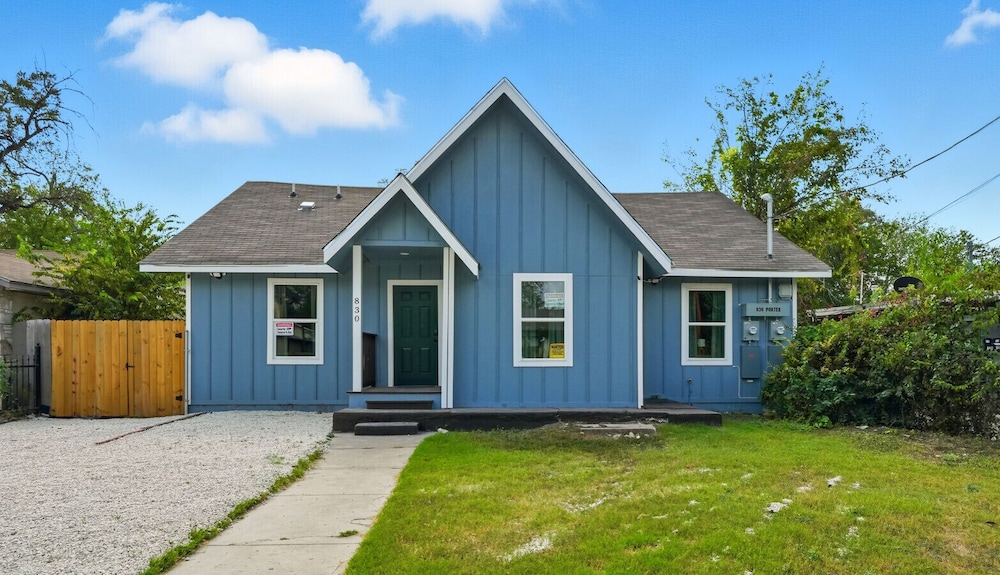 Spacious 4BR Gem Family-friendly Near Downtown