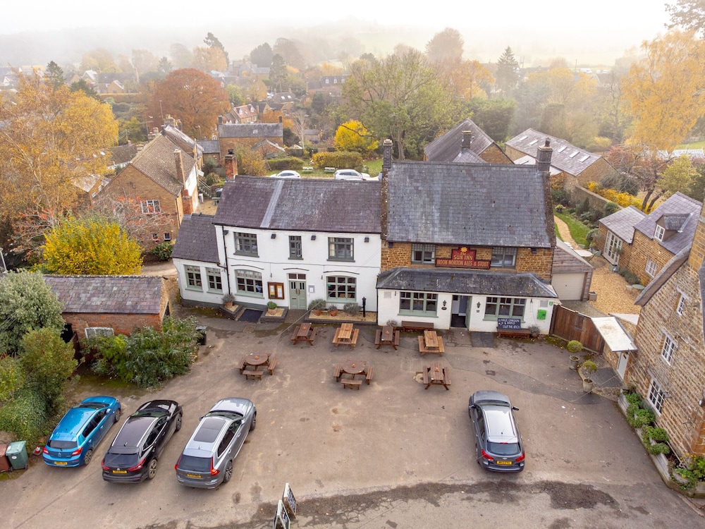 Banbury Vacations - The Sun Inn - Property Image 1