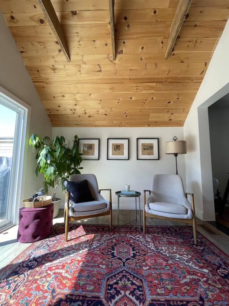 Hill St Hangout - Steps to Everything in Picton - Image 4