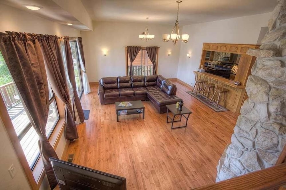 569 Lucerne 4 Bedroom Home by RedAwning
