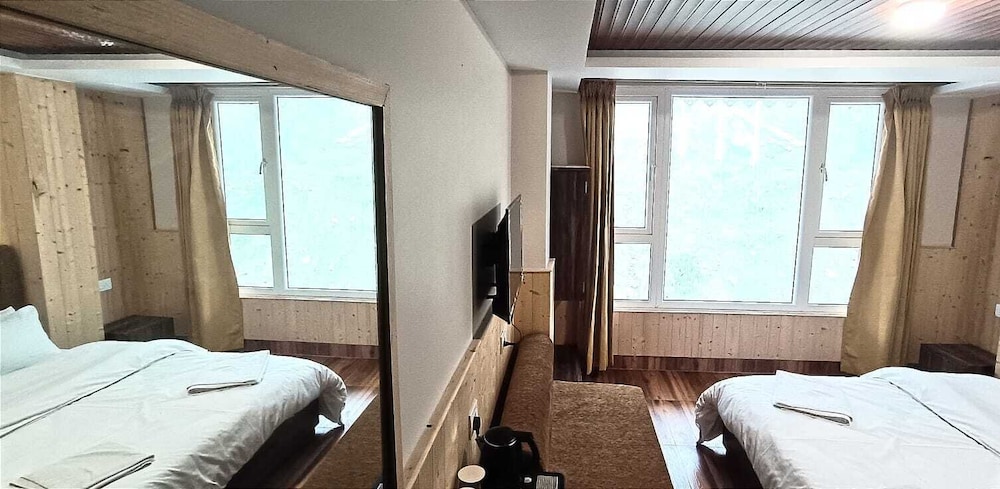 FLORET RESORT LACHUNG
