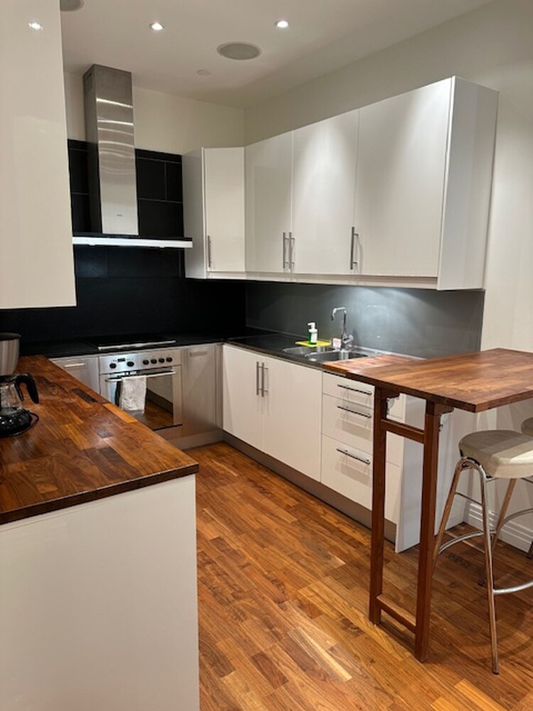 Luxury Apartment in City Hotspot