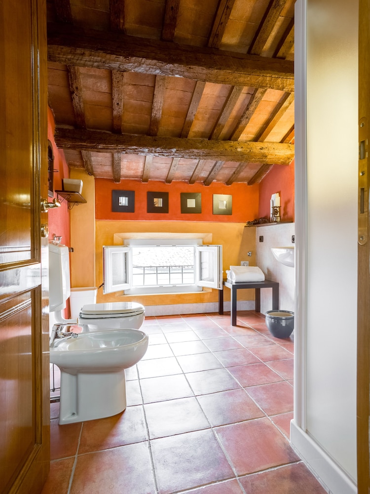 Ferrara Rooms
